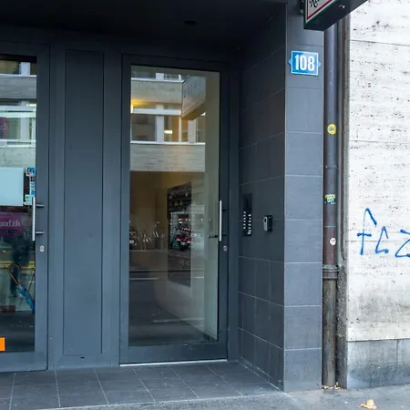 Gemuetlich Eingerichtete Im Herzen Von * زيورخ